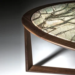 Tavolino ovale Triangolo di Ivano Colombo*Annibale Colombo Sale