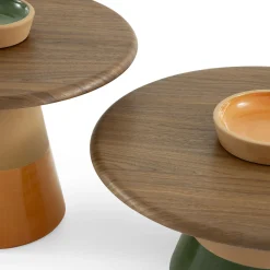 Tavolino Sablier con base in argilla e piano in legno impiallacciato Canaletto*Morica Design New