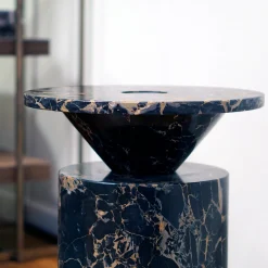 Tavolino Totem Black Portoro di Karen Chekerdjian*MMairo Hot