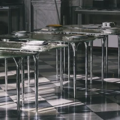 Tavolo alto di Massimiliano Locatelli-CLS Architetti*Glas Italia New