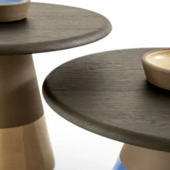 Tavolo alto Sablier con base in argilla e piano impiallacciato in rovere Laguna*Morica Design Outlet