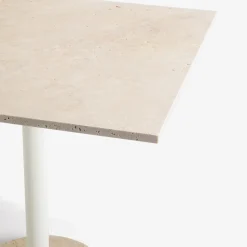 Tavolo bistro quadrato beige in travertino da esterno Tamia*Veltha Outdoor Stone Design Outlet