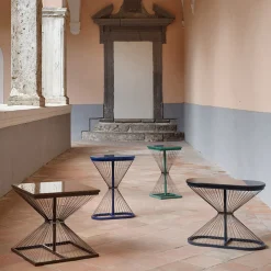 Tavolo da cocktail quadrato Aegis di Ziad Alonaizy*Lamberti Design Sale