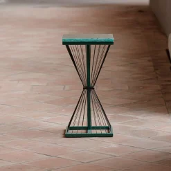 Tavolo da cocktail quadrato Aegis di Ziad Alonaizy*Lamberti Design Sale