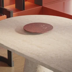 Tavolo da pranzo grande in travertino Inside Out di Karen Chekerdjian*MMairo