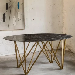 Tavolo da pranzo Guelfo*La Sartoria del Marmo by Lombardi Marmi New