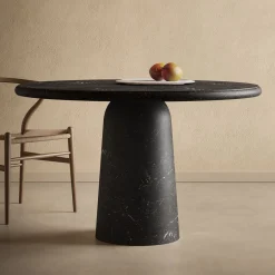 Tavolo da pranzo in marmo Marquinia Nero Nissa di Ivan Colominas*MMairo Hot