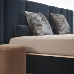 Testiera Vittoria di Ciarmoli Queda Studio*UNO Contract Online