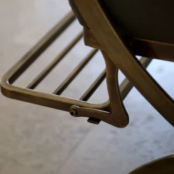 The Dumb Valet*B.B. for Reschio New